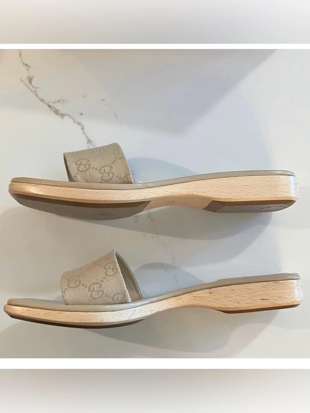 Gucci Beige Monogram Slide Sandals 9.5 - Picture 3 of 16